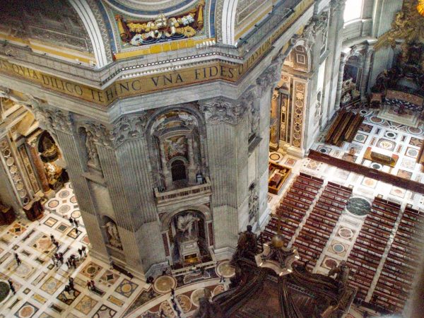 Visiter le Vatican : L'intérieur de la basilique Saint-Pierre