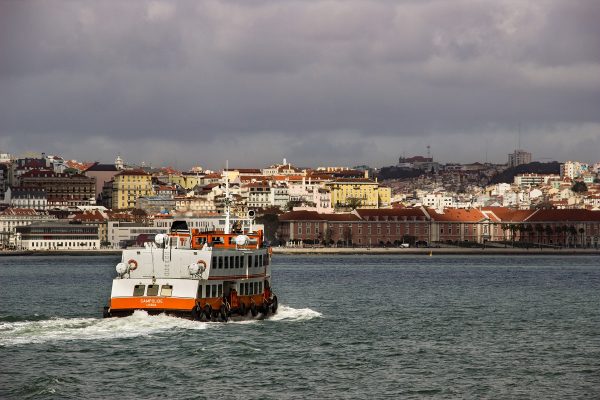 Le ferry reliant Lisbonne et Almada
