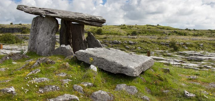 Le dolmen de Poulnabrone en Irlande