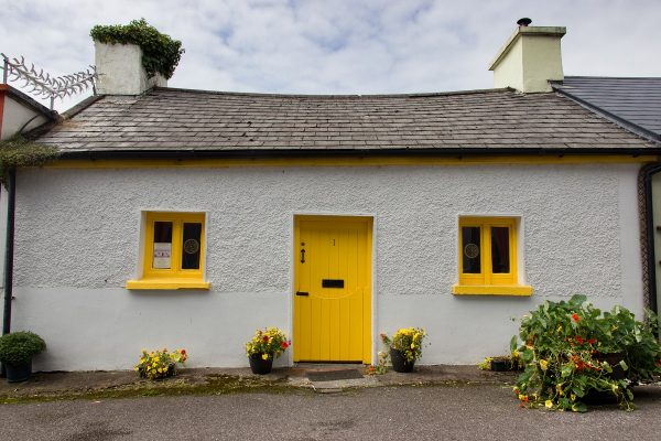 Une maison colorée à Dingle en Irlande
