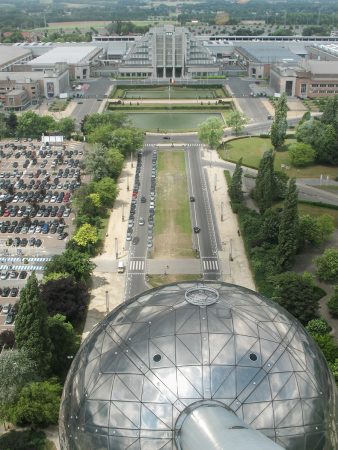 Un panorama au sommet de l'Atomium de Bruxelles