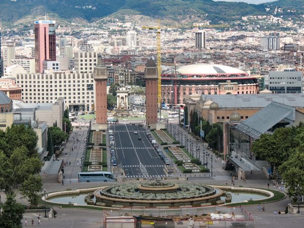 L'avenue Maria Cristina de Barcelone et ses fontaines