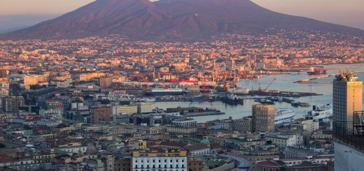 Coucher de soleil sur Naples, vu depuis le belvédère San Martino