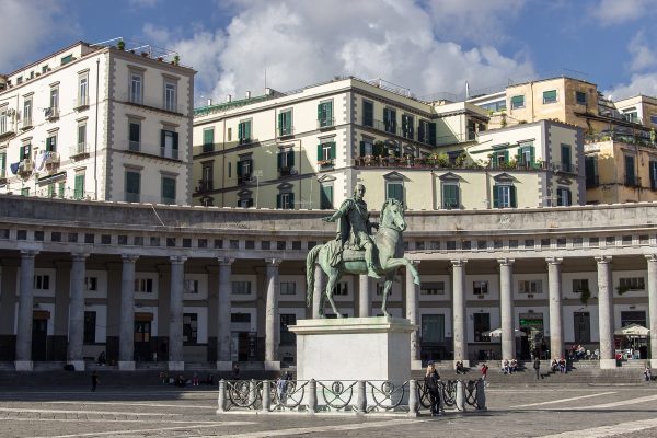 La place del Plebiscito de Naples