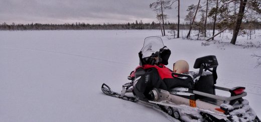 Motoneige en Laponie