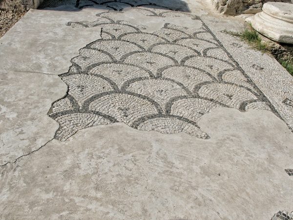 Mosaique sur le site gallo-romain d'Alexandrie