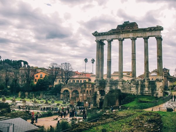Vestiges de colonnes du forum Romain