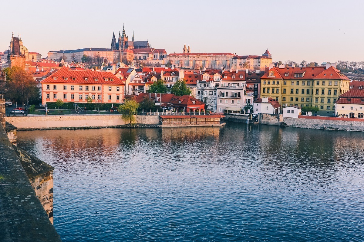Visiter Prague passe par la découverte de sa vieille-ville et son château