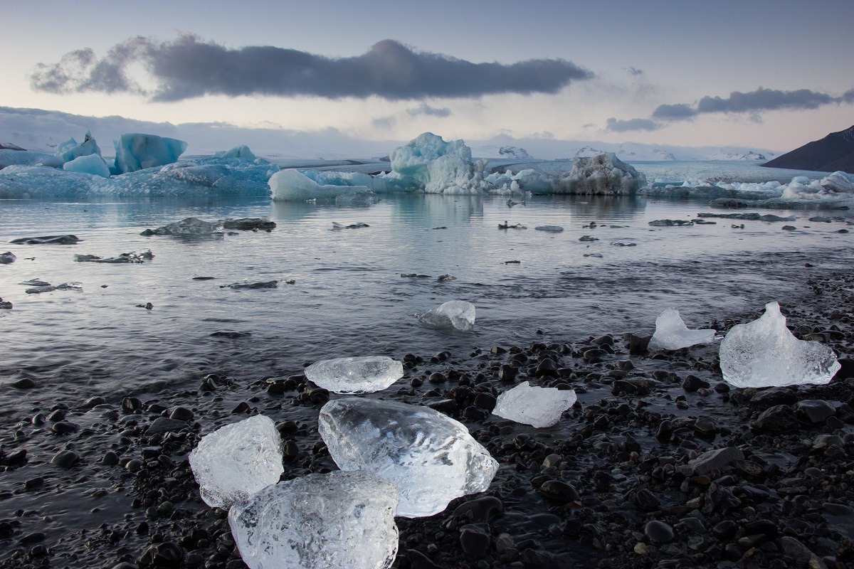 Blocs de glace à Jokulsarlon en Islande