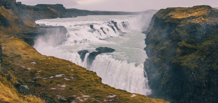 Dans le cercle d'or en Islande, avec la cascade de Gullfoss