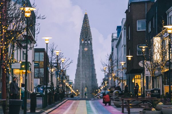 Rue colorée dans Reykjavik