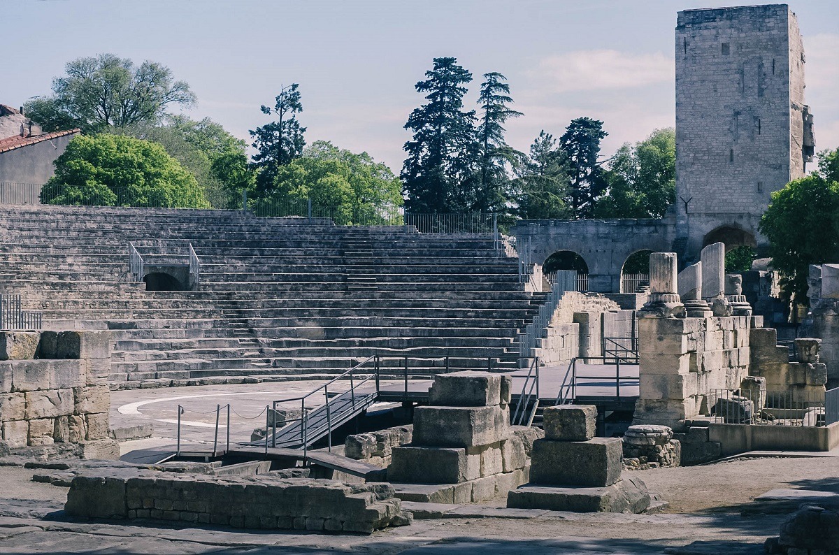 Le théâtre romain d'Arles