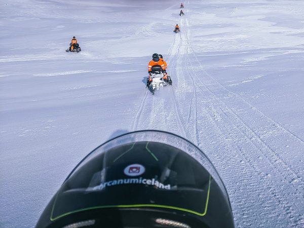 Motoneiges sur le parcours en Islande