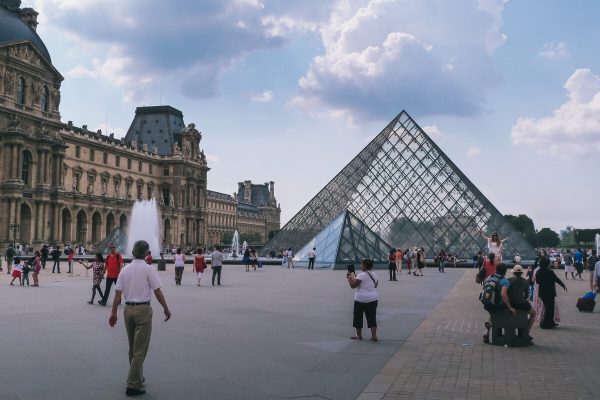 Pyramide du Louvres